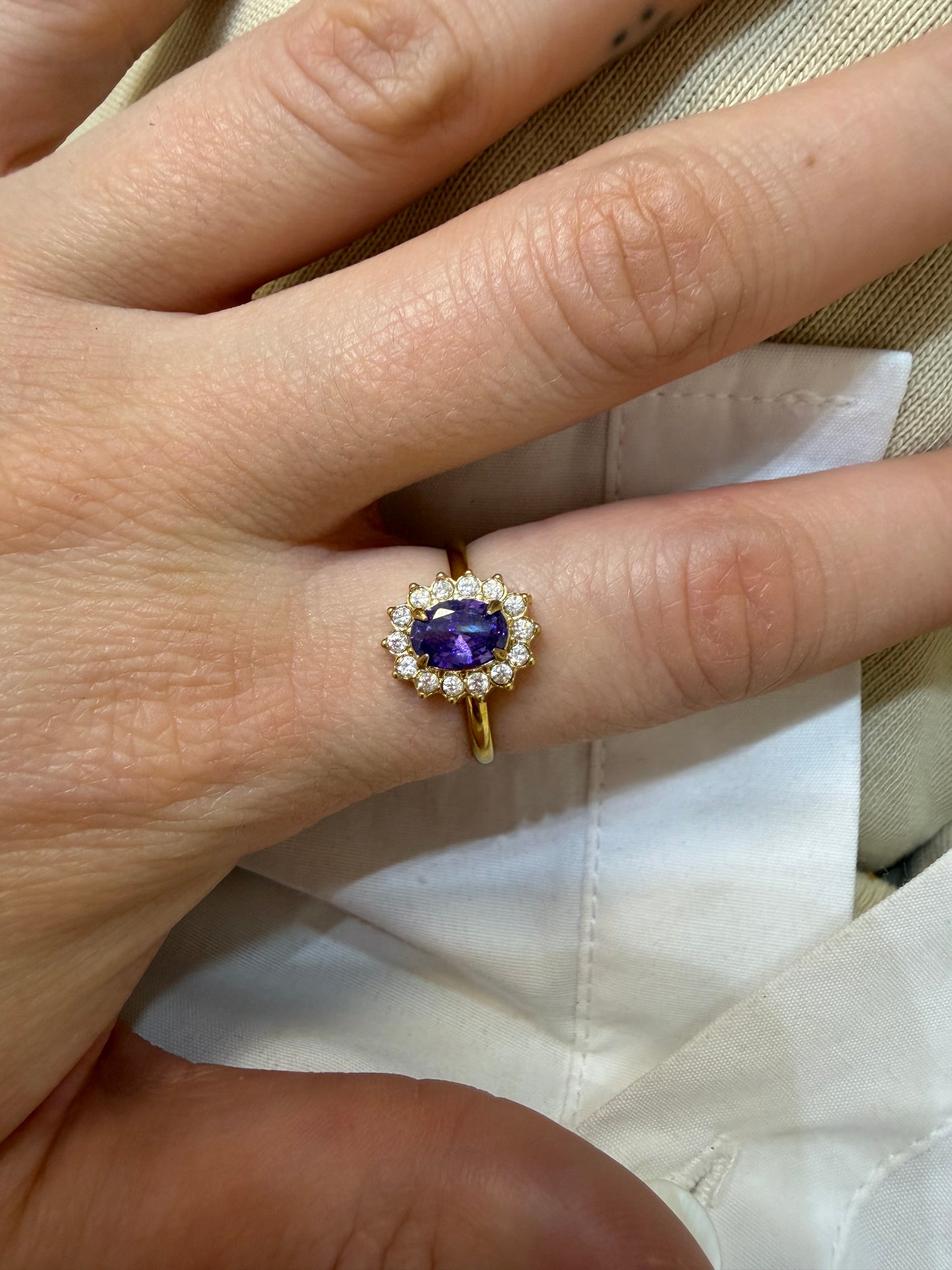 Anillo piedra malva