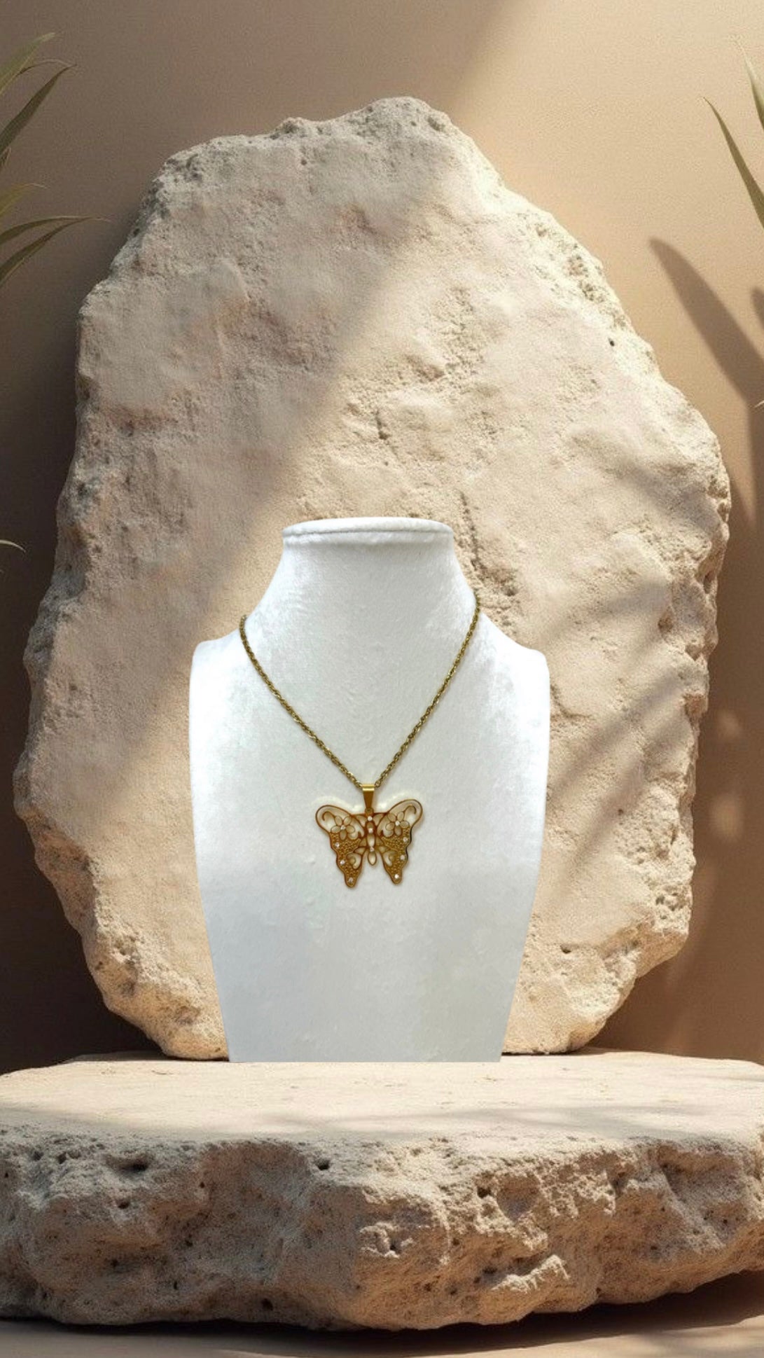 Cadena con dije mariposa