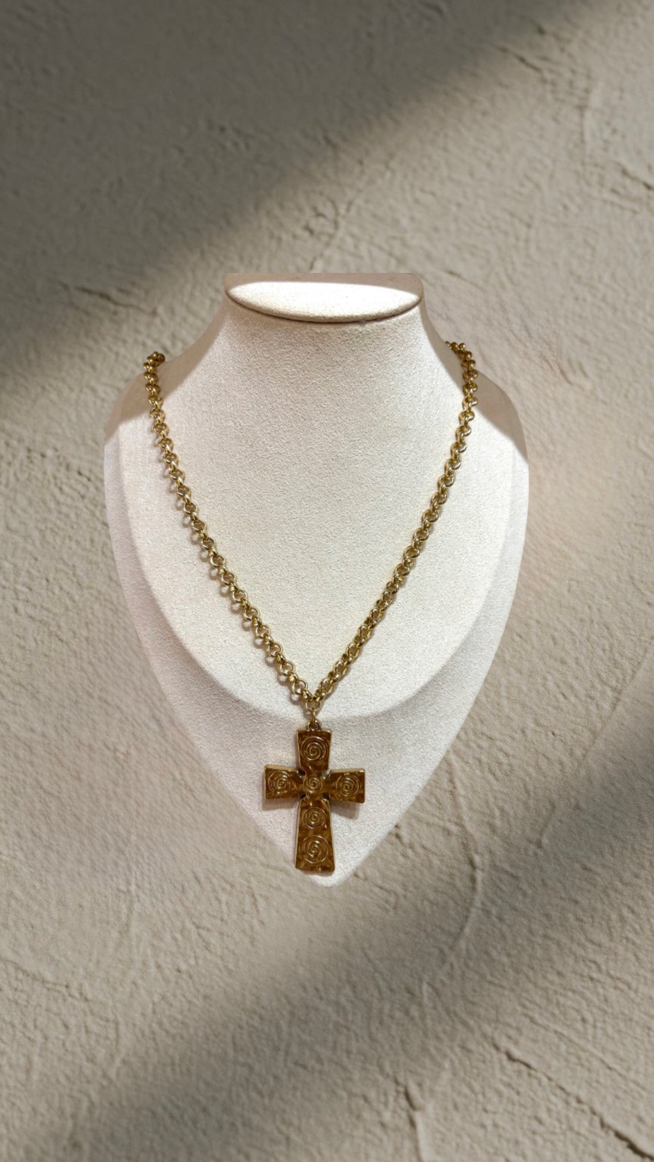 Collar cruz