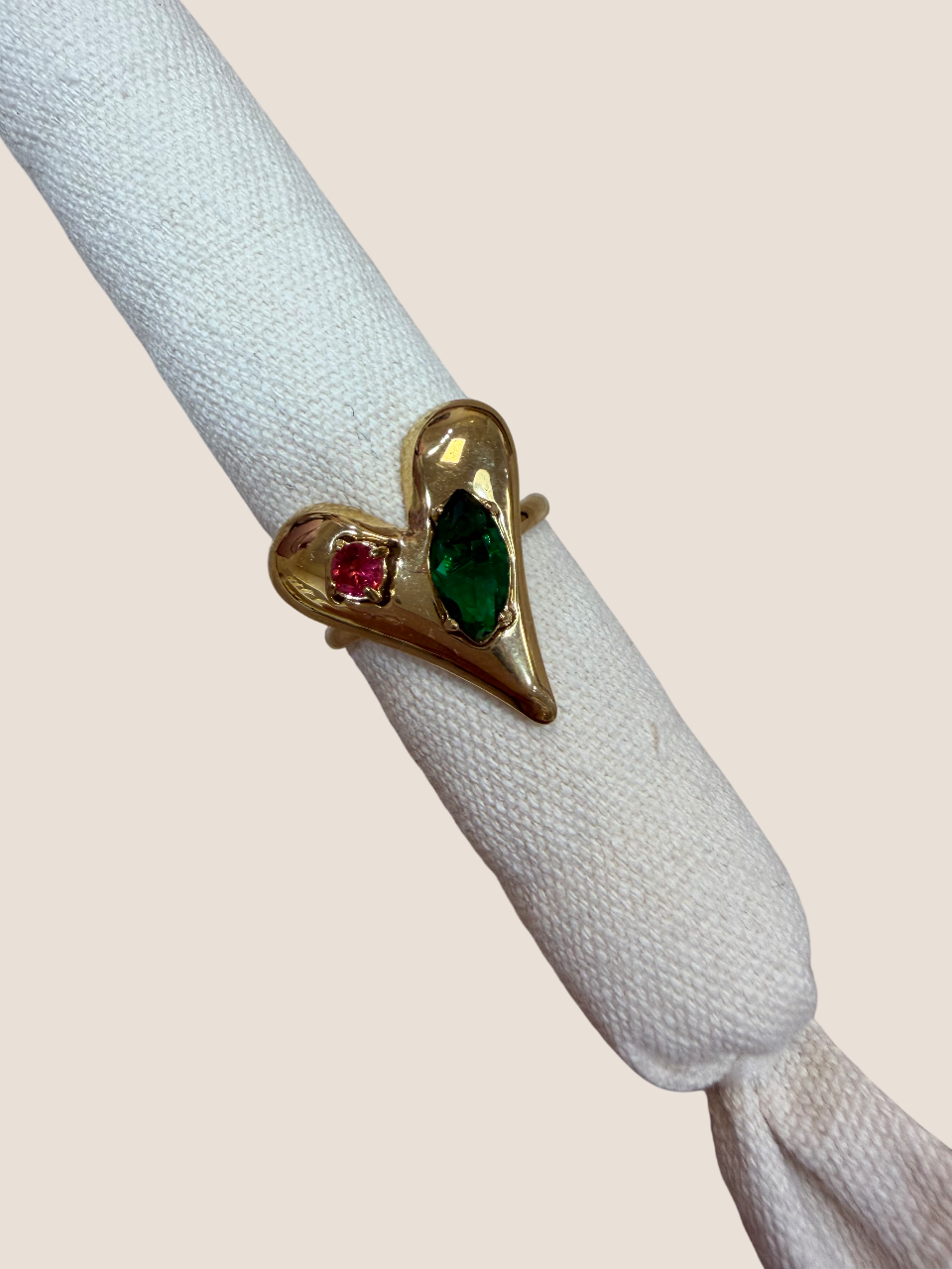 Anillo cora cristales