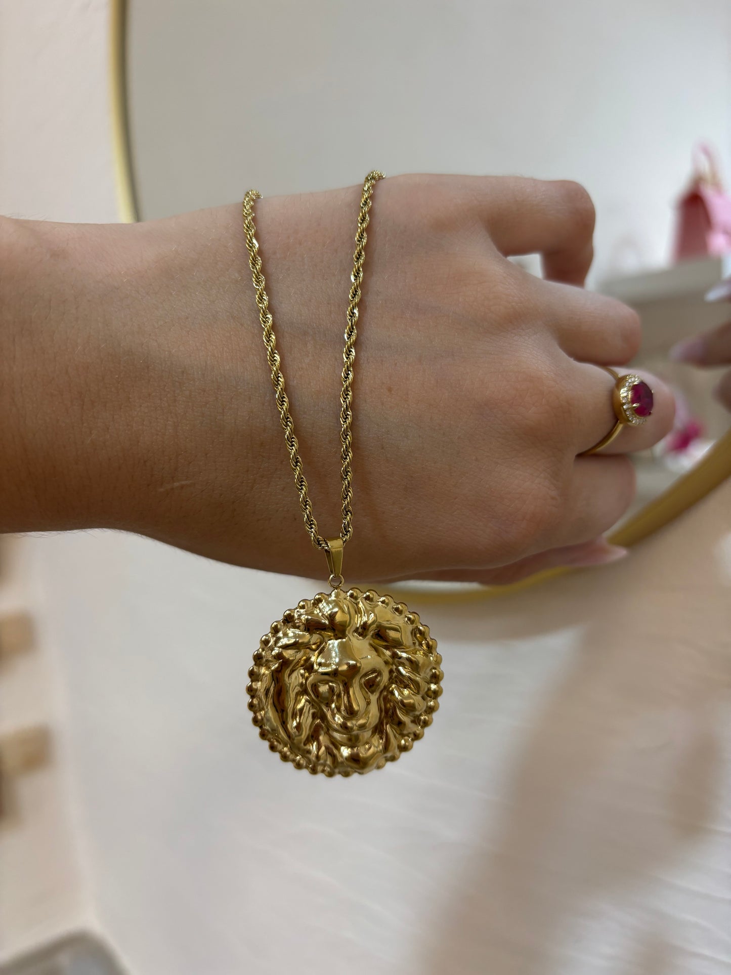 Cadena estilo Versace