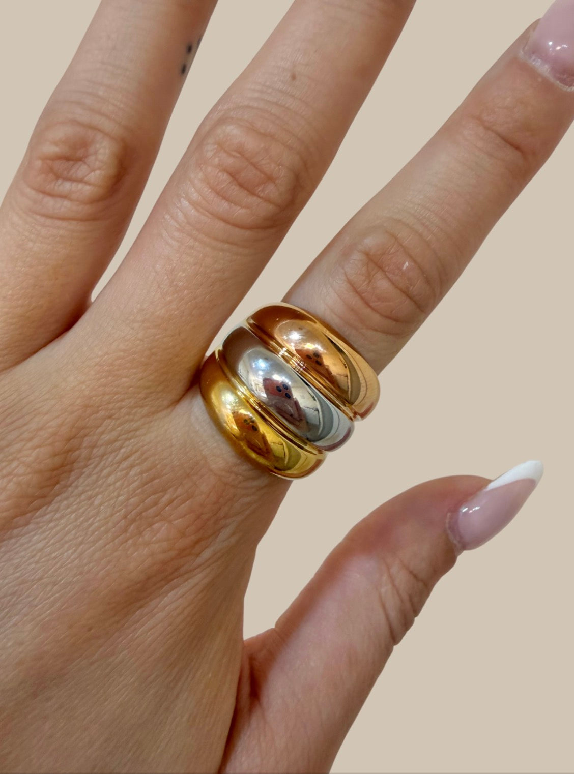 Anillo tricolor