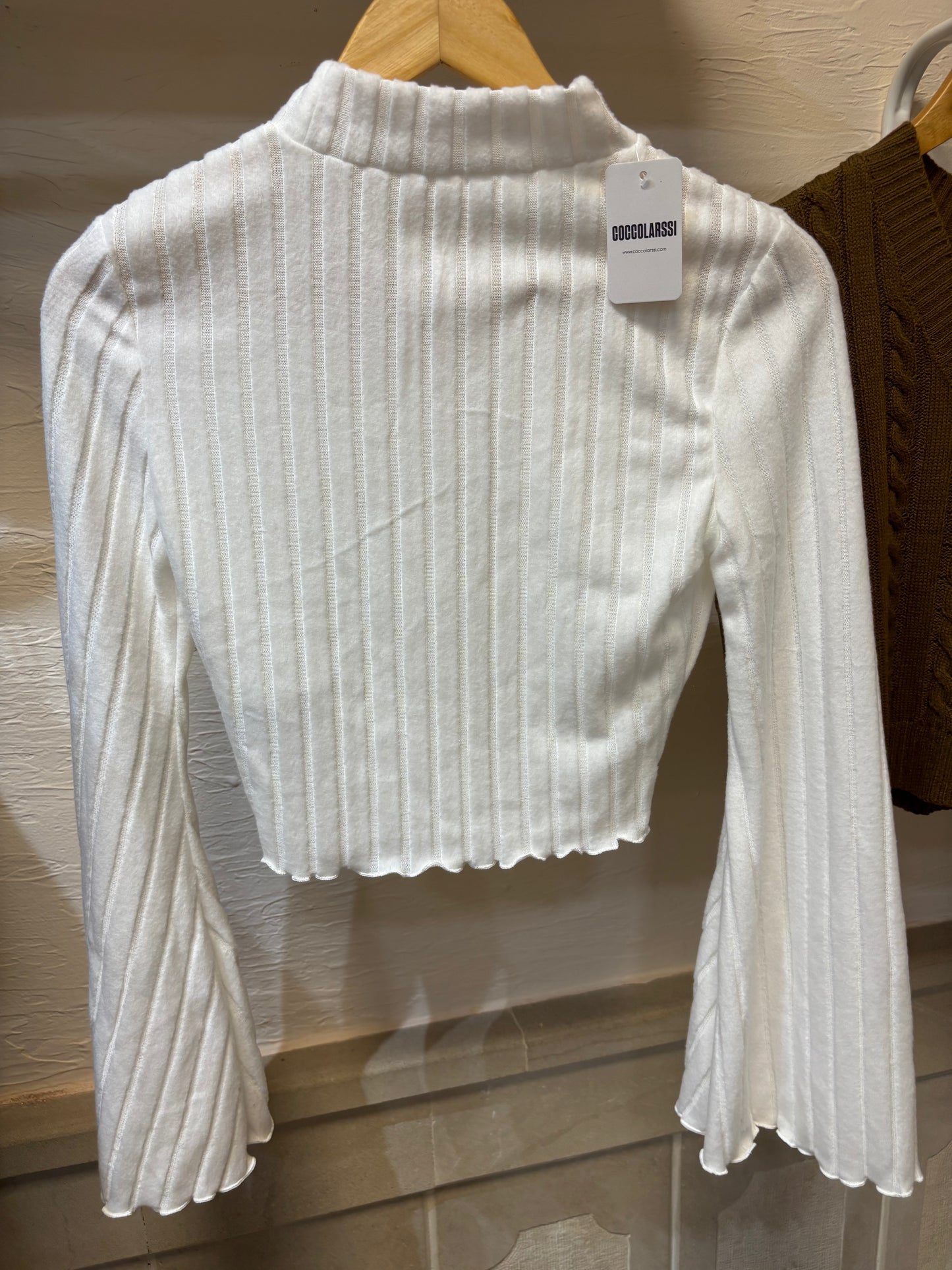 Camiseta con manga ancha