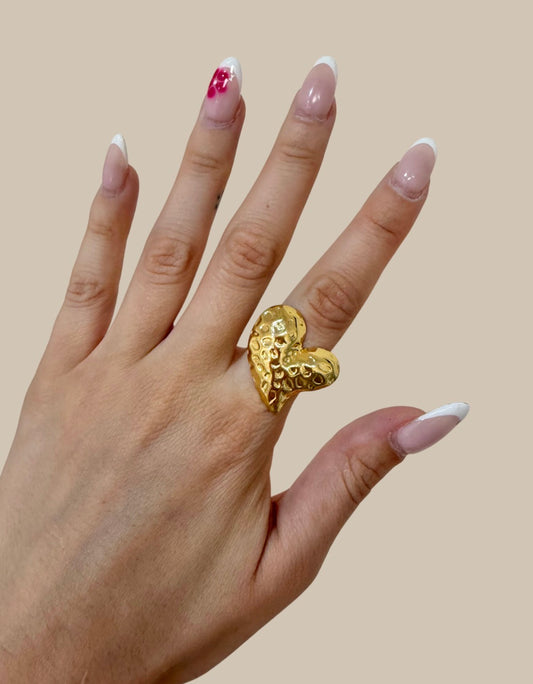 Anillo corazón grabado