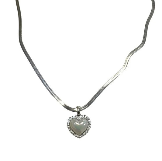 Collar corazón plateado