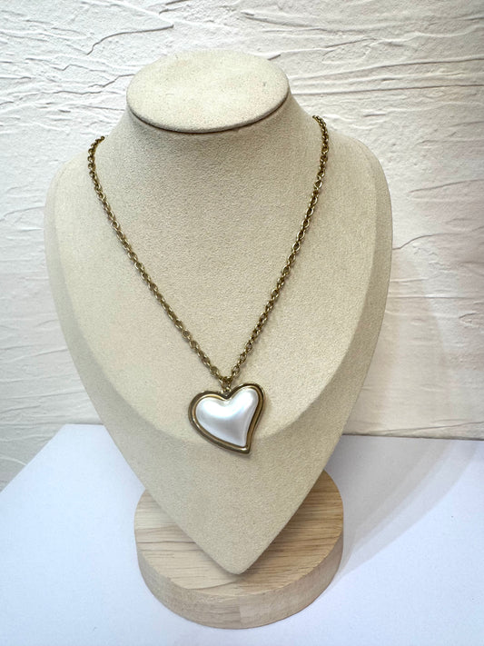 Collar corazón blanco