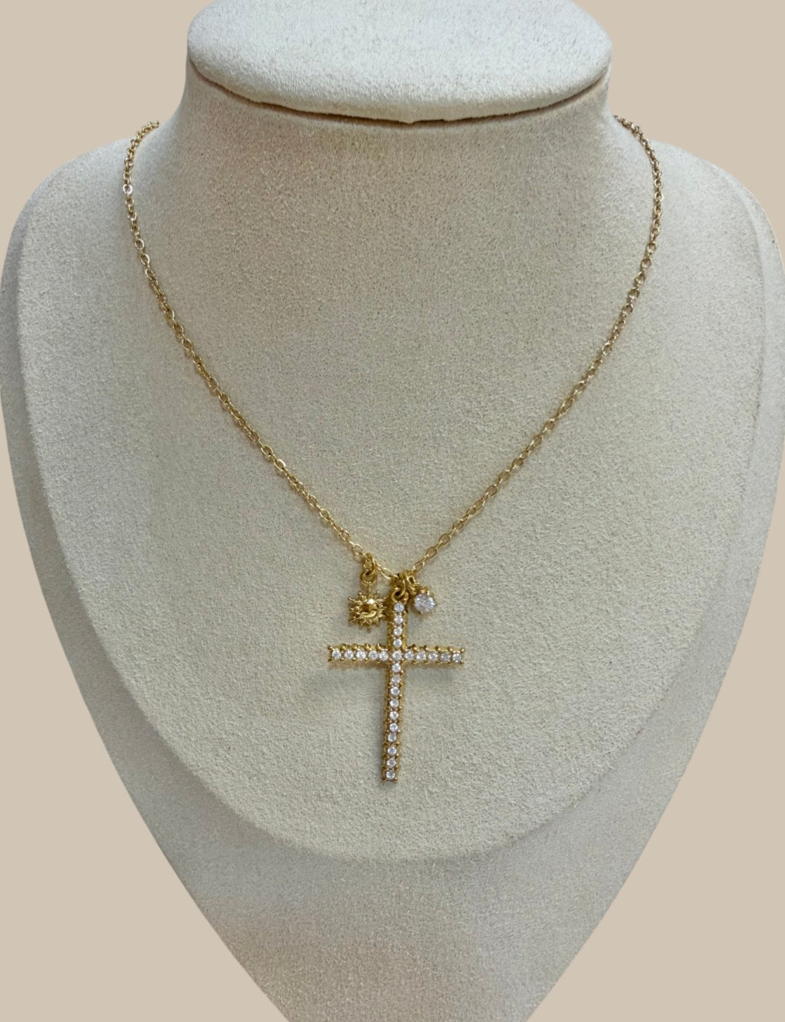 Cadena con charms circonitas