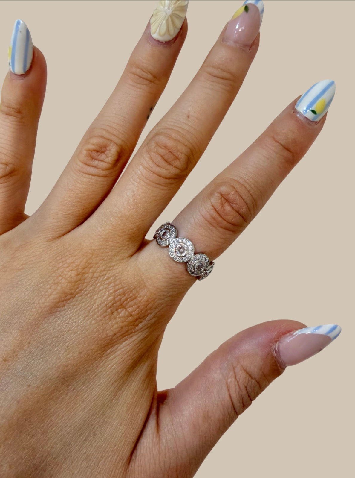 Anillo estilo Swa