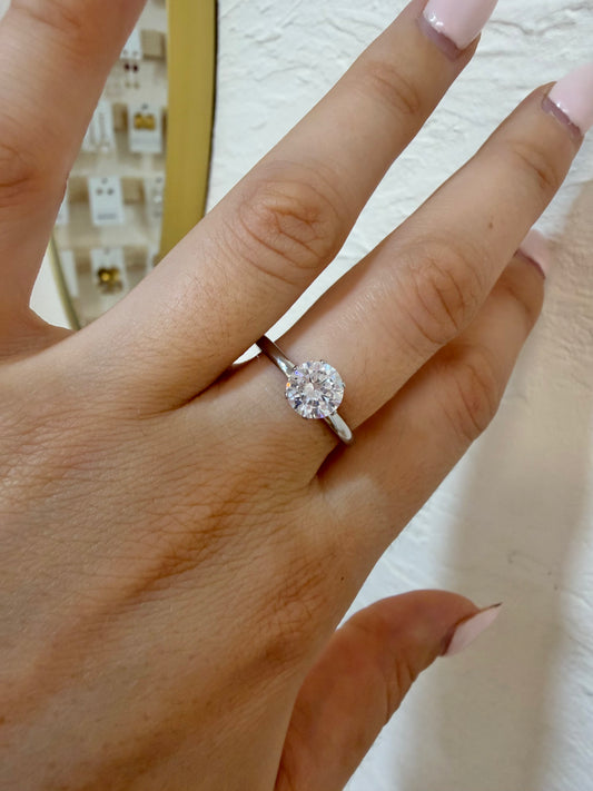 Anillo solitario plateado